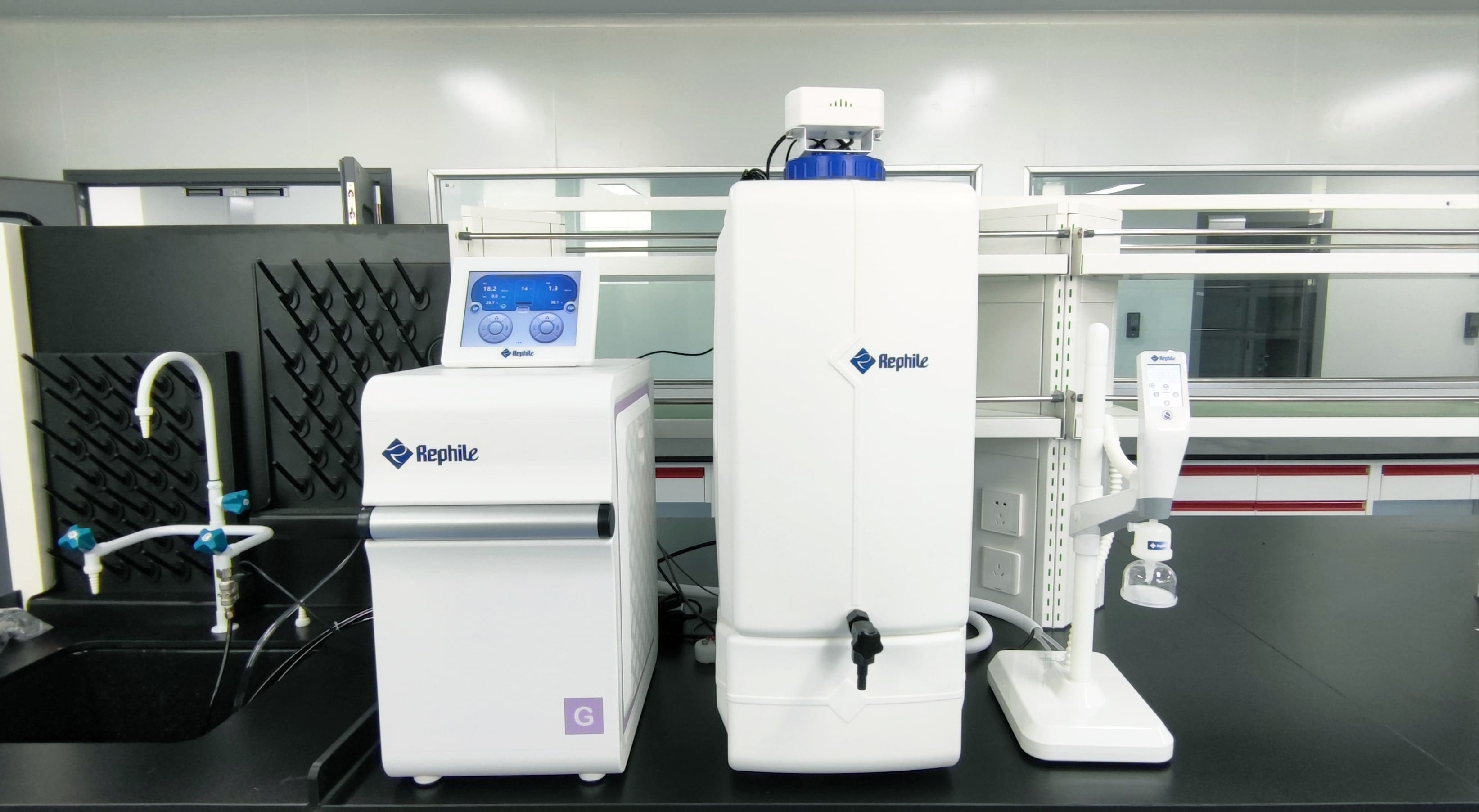 Lab water system delivers ultrapure water and EDI water