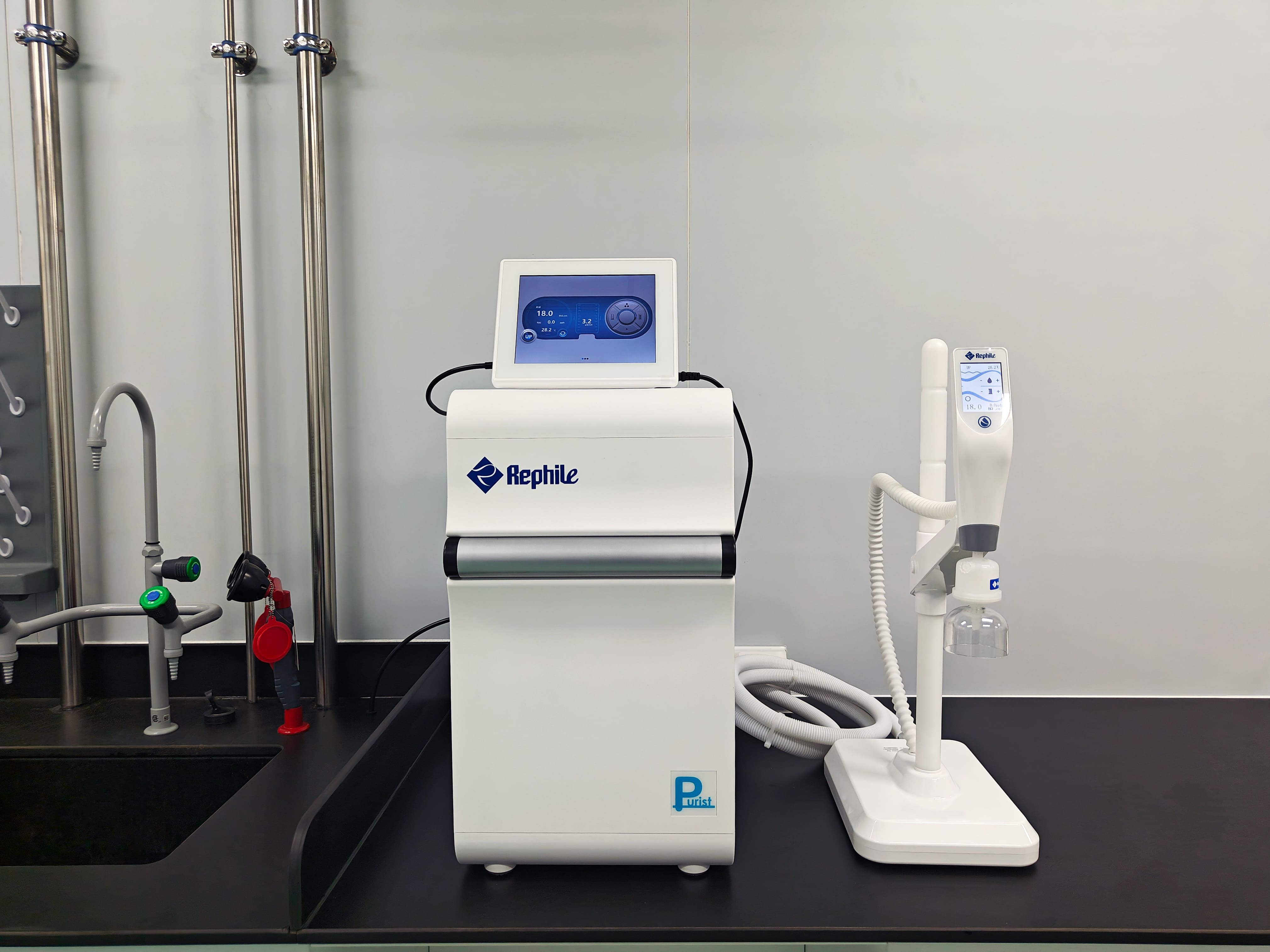 Ultrapure lab water system